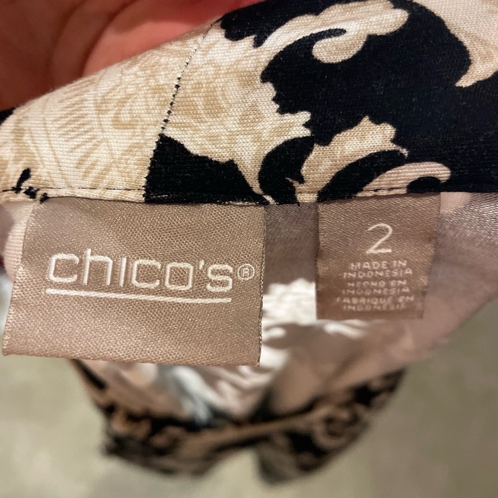 Chicos Black White Paisley Print V Neck Long Sleeve Shirt Size 2 - Picture 3 of 3
